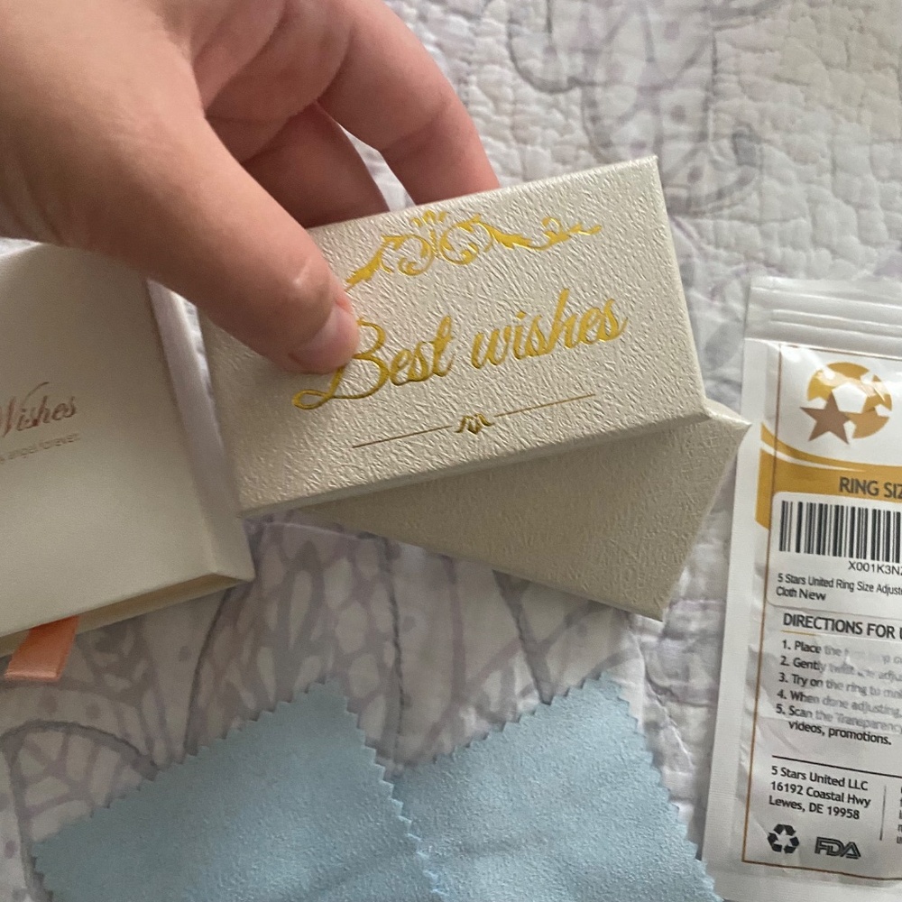 ๐ Ring Size Adjusters Multipack (w/ Bonus Jewelry Boxes and Cleaning Rags!) - Picture 7 of 8